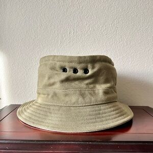 BRAND NEW Club Monaco Mens Khaki Fishing hat in size M/L